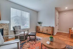 20798 NE Sierra Dr, Bend, OR 97701 - Photo 4