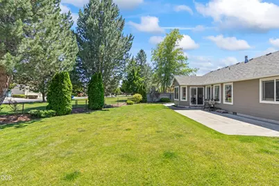 3790 SW Gene Sarazan Drive, Redmond, OR 97756 - Photo 30