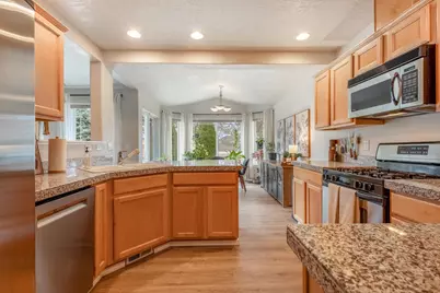 3790 SW Gene Sarazan Drive, Redmond, OR 97756 - Photo 10
