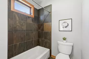 1365 NW Jacksonville Ave, Bend, OR 97703 - Photo 16