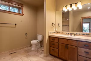 3419 NW Fairway Heights Dr, Bend, OR 97703 - Photo 36