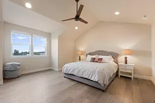 20534 Empire Ave, Bend, OR 97701 - Photo 22