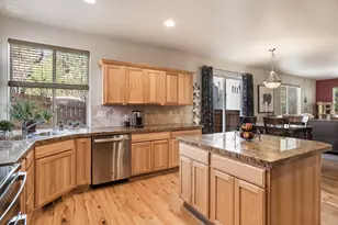 61285 Bronze Meadow Ln, Bend, OR 97702 - Photo 10