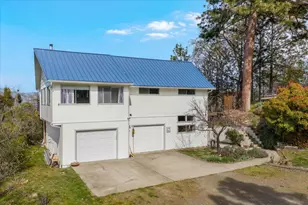 345 Carmen Rd, Talent, OR 97540 - Photo 2