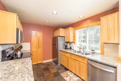 1612 Prairie Falcon Drive, Redmond, OR 97756 - Photo 6