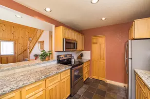 1612 Prairie Falcon Dr, Redmond, OR 97756 - Photo 8