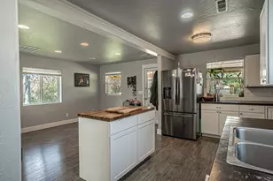 549 Wilson Rd, Central Point, OR 97502 - Photo 8