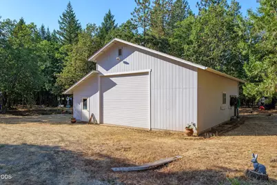 1030 Red Mountain Drive, Grants Pass, OR 97526 - Photo 4