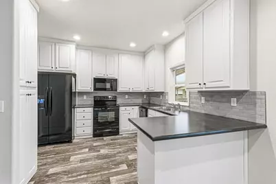 8401 Old Stage Rd Road #25, Medford, OR 97504 - Photo 4