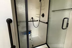 1990 Lawnridge St, Medford, OR 97504 - Photo 12