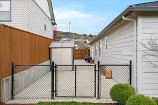 1025 McPhearson Ln, Medford, OR 97504 - Photo 44