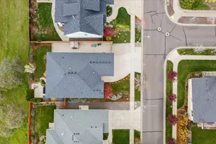 1025 McPhearson Ln, Medford, OR 97504 - Photo 34