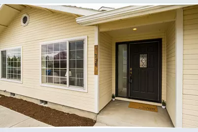 730 NW 19th Place, Redmond, OR 97756 - Photo 2