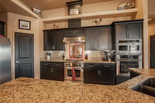 1050 Azure Way, Eagle Point, OR 97524 - Photo 14