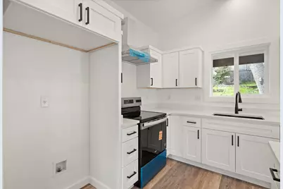 221 Christopher Way, Talent, OR 97540 - Photo 12