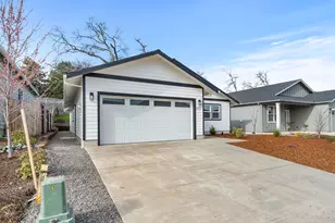 221 Christopher Way, Talent, OR 97540 - Photo 26