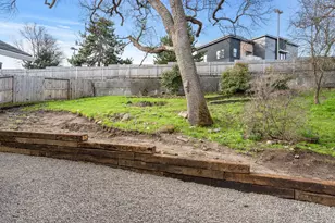 221 Christopher Way, Talent, OR 97540 - Photo 22