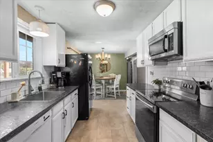 2480 Thorn Oak Dr, Medford, OR 97501 - Photo 12