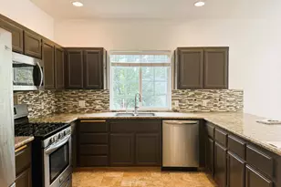 2069 NE Hollowtree Ln, Bend, OR 97701 - Photo 14