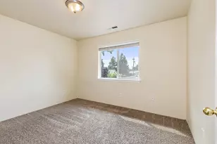 450 Freeman Rd, Central Point, OR 97502 - Photo 12