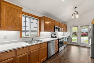 3535 S Village Dr, Medford, OR 97504 - Photo 14