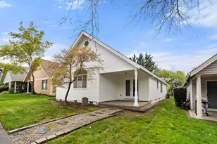 3535 S Village Dr, Medford, OR 97504 - Photo 34