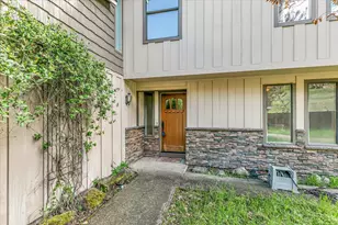 500 Mary Ann Dr, Jacksonville, OR 97530 - Photo 4