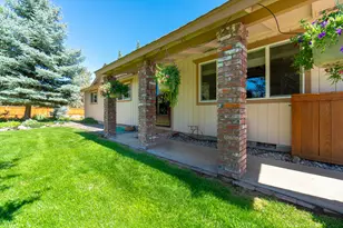 2218 SW 79th St, Redmond, OR 97756 - Photo 2