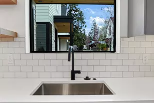 637 NE Marshall Ave, Bend, OR 97701 - Photo 8