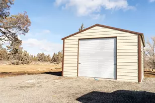 21395 Chasing Cattle Ln, Bend, OR 97701 - Photo 28
