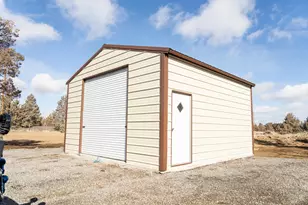 21395 Chasing Cattle Ln, Bend, OR 97701 - Photo 30