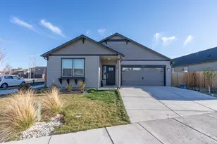 2324 NW Teak Pl, Redmond, OR 97756 - Photo 2