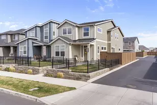 3722 NE Petrosa Ave, Bend, OR 97701 - Photo 2