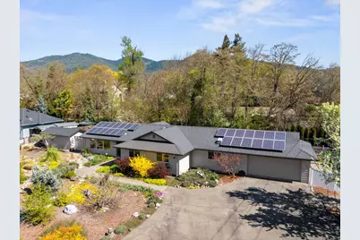 620 NW Morgan Lane, Grants Pass, OR 97526 - Photo 1