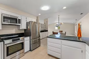 620 NW Morgan Ln, Grants Pass, OR 97526 - Photo 12