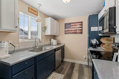 1037 Vista Drive, Grants Pass, OR 97527 - Photo 10