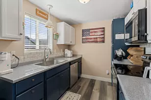 1037 Vista Dr, Grants Pass, OR 97527 - Photo 10