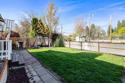 1037 Vista Drive, Grants Pass, OR 97527 - Photo 4