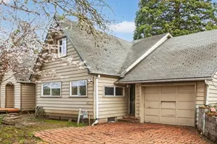 1426 SE Overlook Ave, Roseburg, OR 97470 - Photo 2