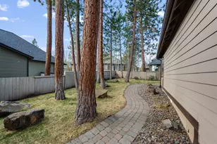 60885 Oasis Pl, Bend, OR 97702 - Photo 24