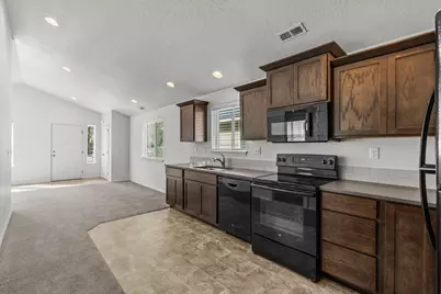 858 N Trinity Way, Sisters, OR 97759 - Photo 10