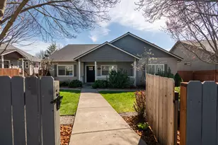 584 Barton Rd, Eagle Point, OR 97524 - Photo 1