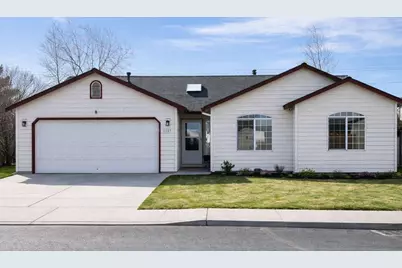 1737 NE 7th Street, Redmond, OR 97756 - Photo 1