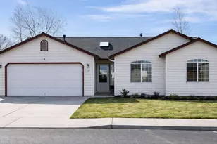 1737 NE 7th St, Redmond, OR 97756 - Photo 1