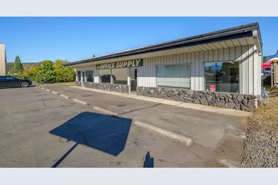 126 NE Steiger Street, Grants Pass, OR 97526 - Photo 4