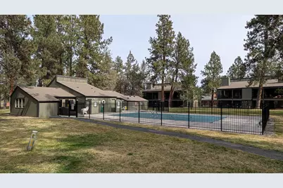 813 E Desperado Trail #UNIT 102, Sisters, OR 97759 - Photo 2