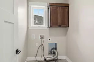 3844 Arena Dr, Medford, OR 97504 - Photo 24