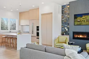 207 SW Log Ct, Bend, OR 97702 - Photo 10