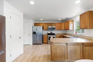 20090 Mt Faith Pl, Bend, OR 97702 - Photo 10