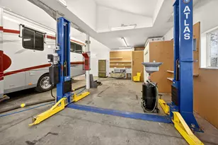 183 Azalea Dr, Merlin, OR 97532 - Photo 68